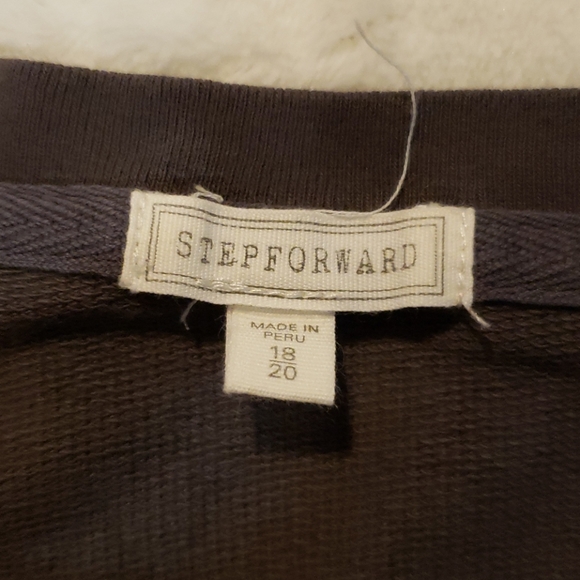 NC State University V-neck Gray Pullover - Picture 3 of 4